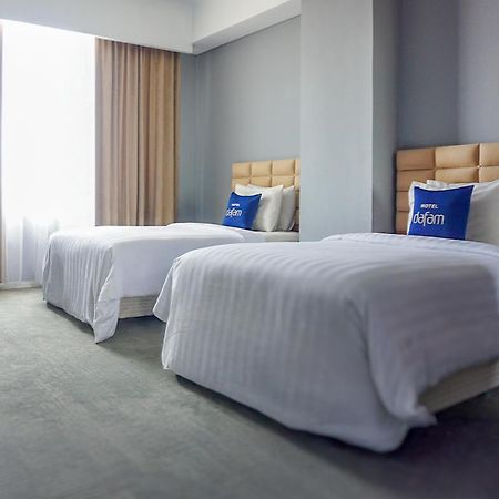 Hotel Dafam Pekanbaru Buitenkant foto