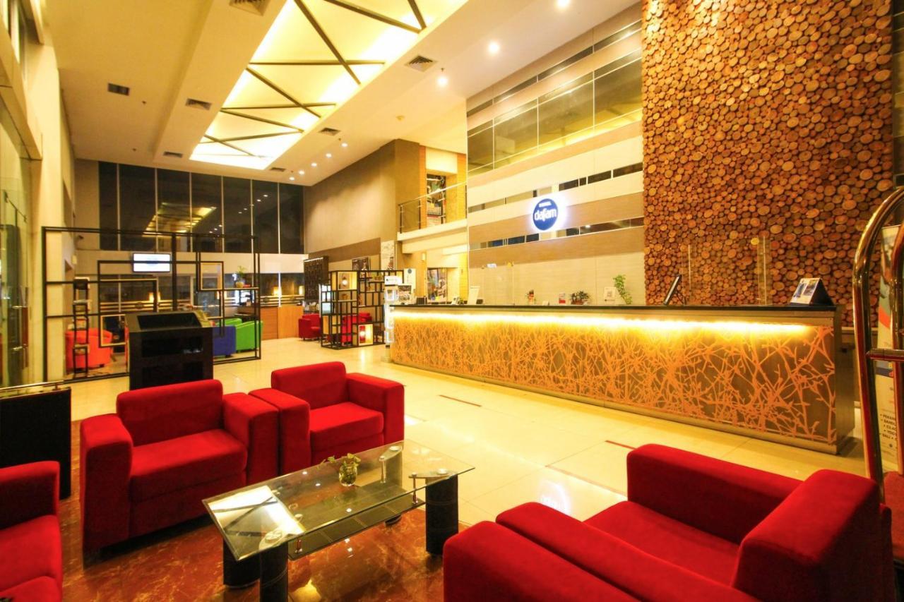 Hotel Dafam Pekanbaru Buitenkant foto