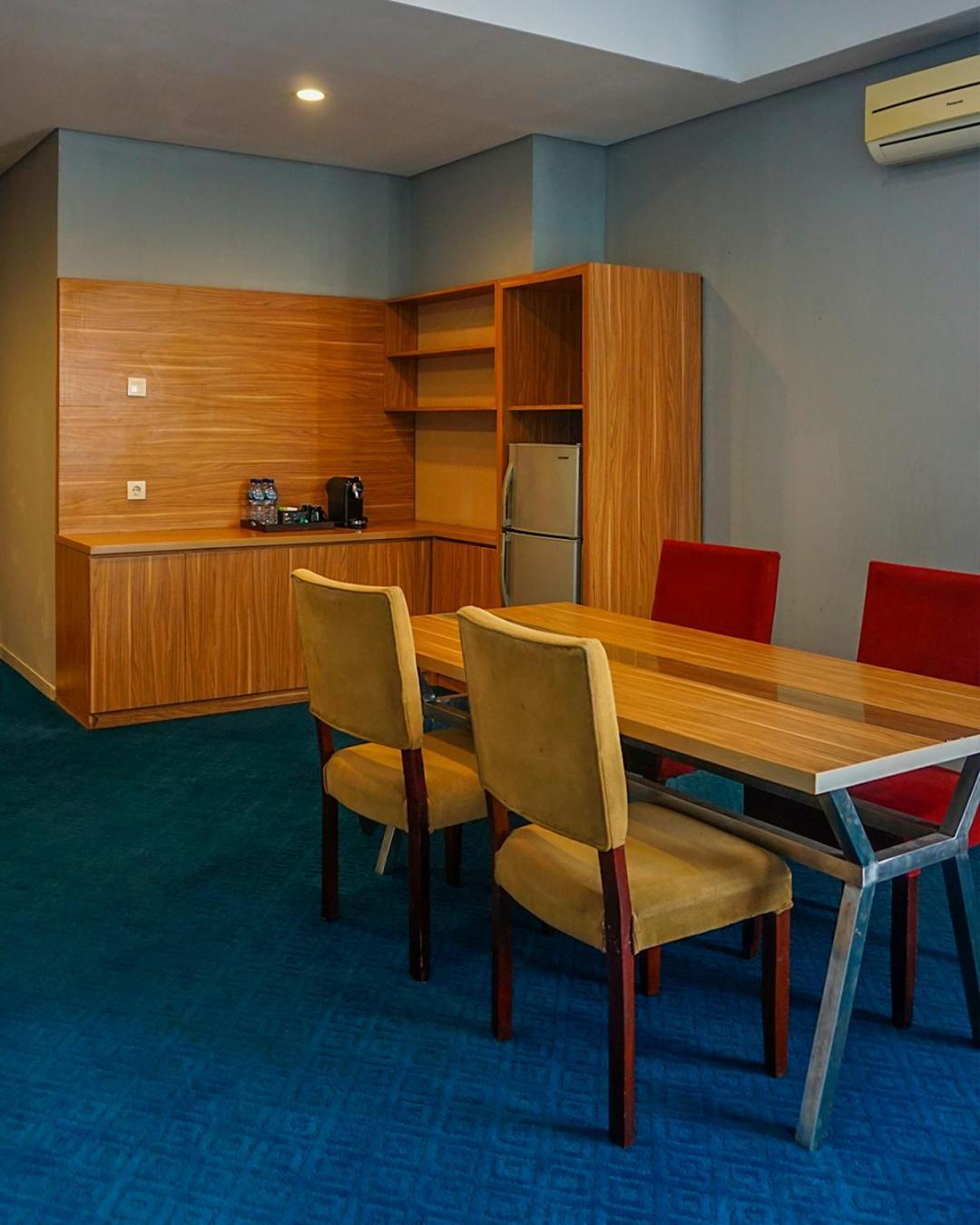 Hotel Dafam Pekanbaru Buitenkant foto